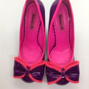 Betsey Johnson Janae bow wedges size 8